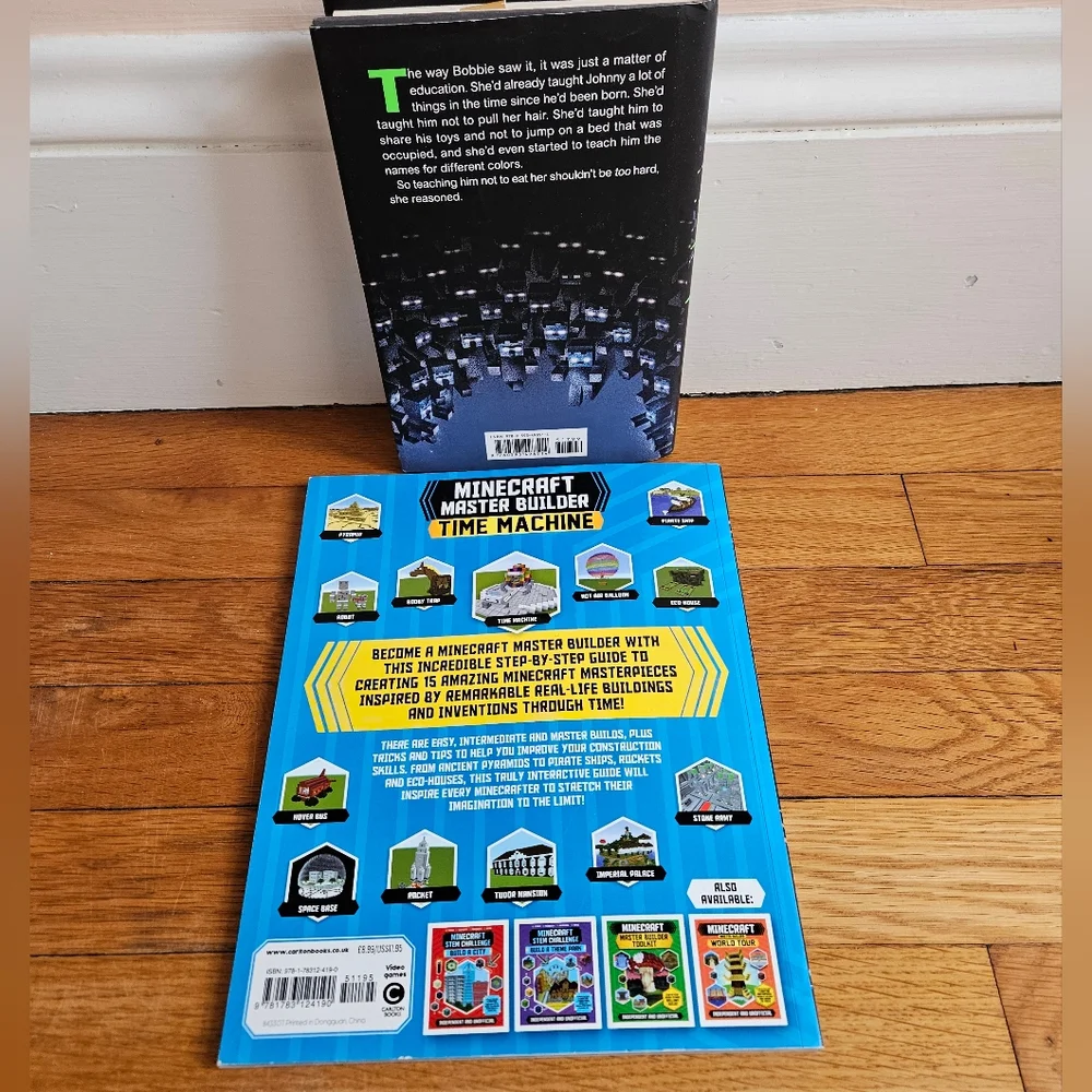 Minecraft Zombies! and Minecraft Master Builder Time Machine Set Of 2 Like New